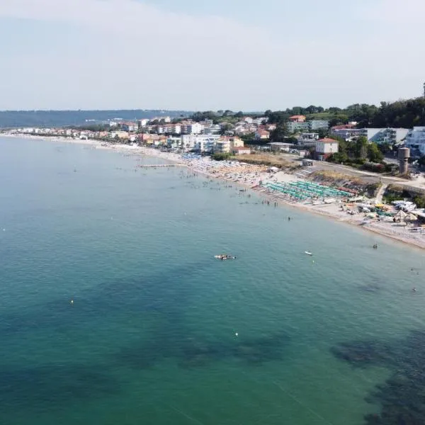 Alta Marea – hotel w mieście Fossacesia