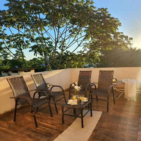 Depto privado con gran terraza y parking gratis, hotel a Encarnación