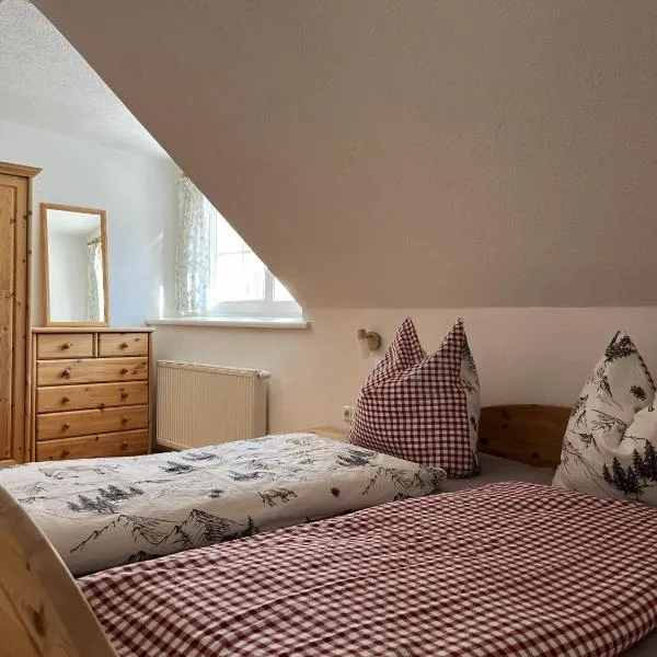 Doppelzimmer mit Küche & Badezimmer für Durchreisende, hotel in Rennweg