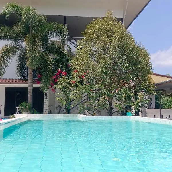 449 Airport Phuket โรงแรมในหาดในยาง