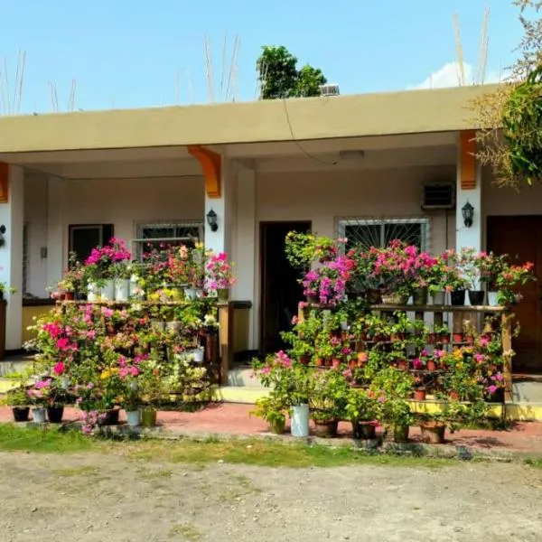 Villa Peralta Inn, hotel v destinácii Donsol