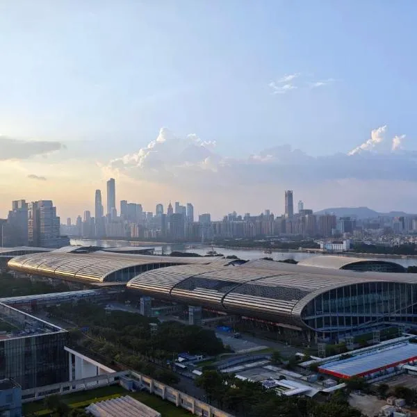 琶心 高空城景公寓 Paxin High-Altitude City View Apartment- Pazhou Station -Line8 and Line11 - few minutes' walk to Canton Exhibition Center, hotel Kuangcsouban
