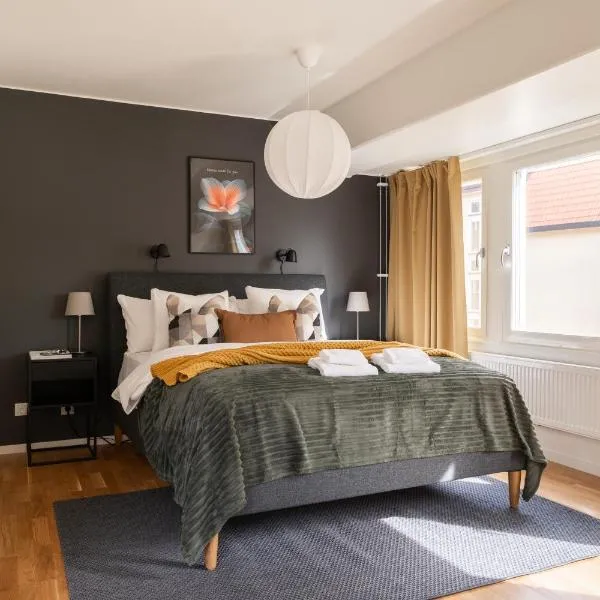 Guestly Homes - Central Smart Studio, Hotel in Västerås