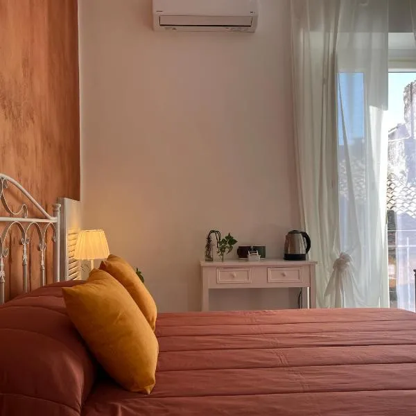 Civico 210 - Comfort rooms nel borgo di Itri, hotel em Itri
