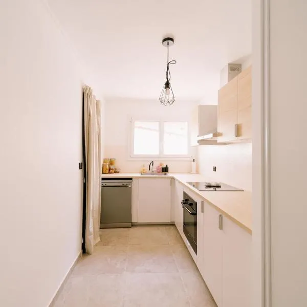 Charmant logement spacieux et lumineux, hotel u gradu Tulon