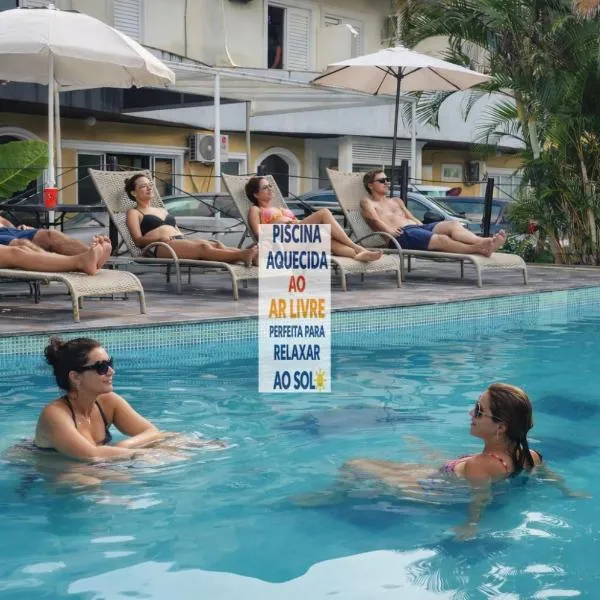 Hotel Pousada Iracemar, 60m da Praia da Enseada, Piscina Aquecida ao Ar Livre para Relaxar em Qualquer Estação, Café da Manhã, Estacionamento, Recepção 24h, Aproveite o Mar, Passeios e Atividades Náuticas a 100 metros, hotel in Guarujá