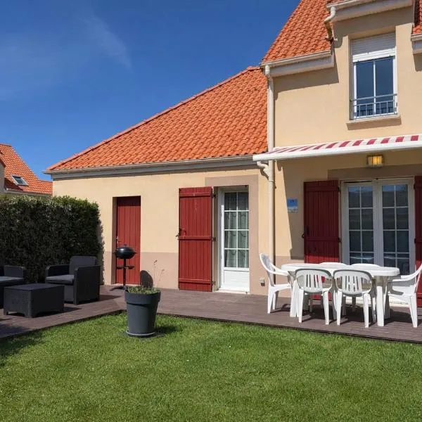 Maison avec jardin dans résidence fermée, hotel in Fort-Mahon-Plage