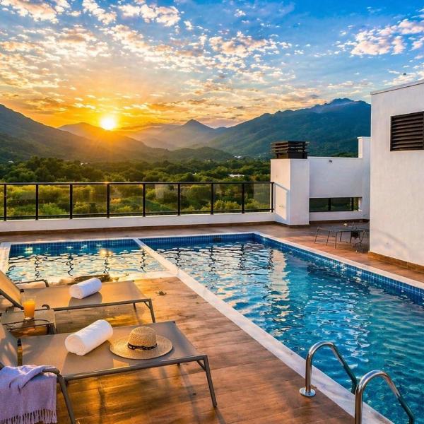 Apê em Ubatuba, Dois quartos, Garagem, Churrasqueira Privativa e Piscina