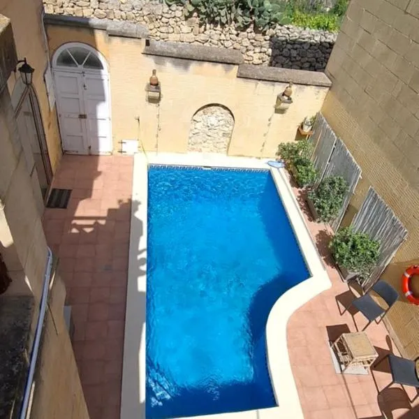 Shamrock House, hotel en Qala