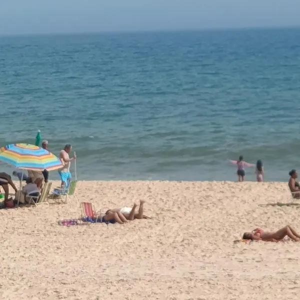 Suíte Estilo Kitnet Beira Mar Hospedagem Economica, ξενοδοχείο σε Marica
