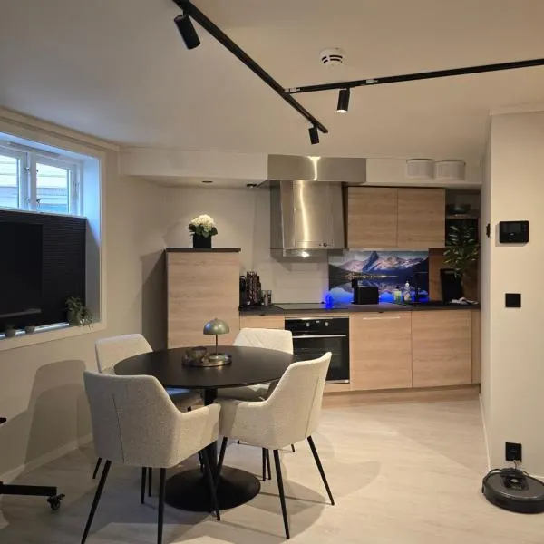 28 sqm studio apartment in the heart of Leirvik, hotell på Stord