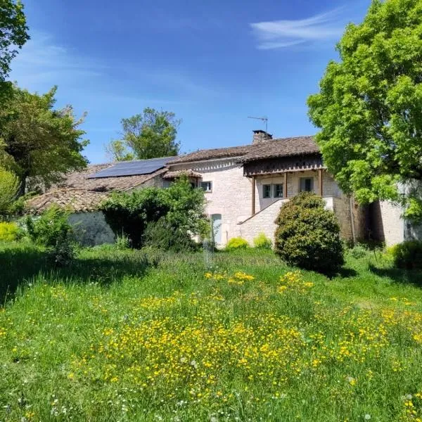 Gîte La Vésarnie, hotel di Montaigu-de-Quercy