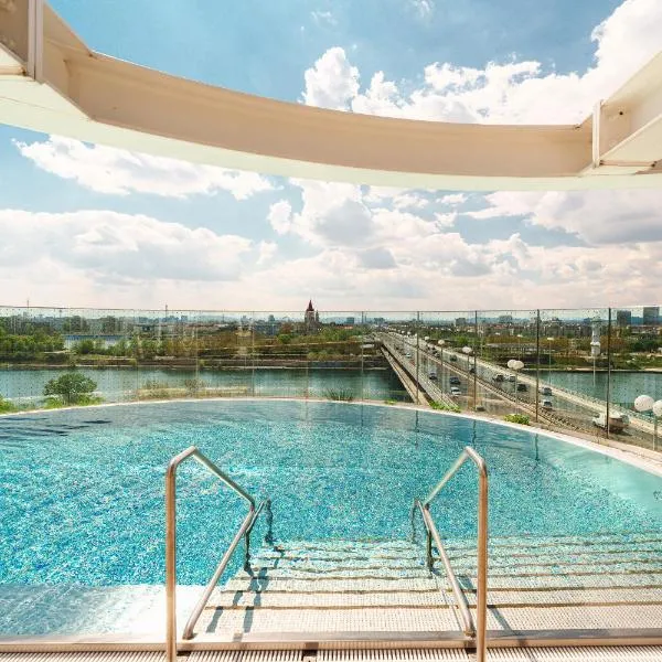 Above Danube - Luxury Apartment, hotel en Viena
