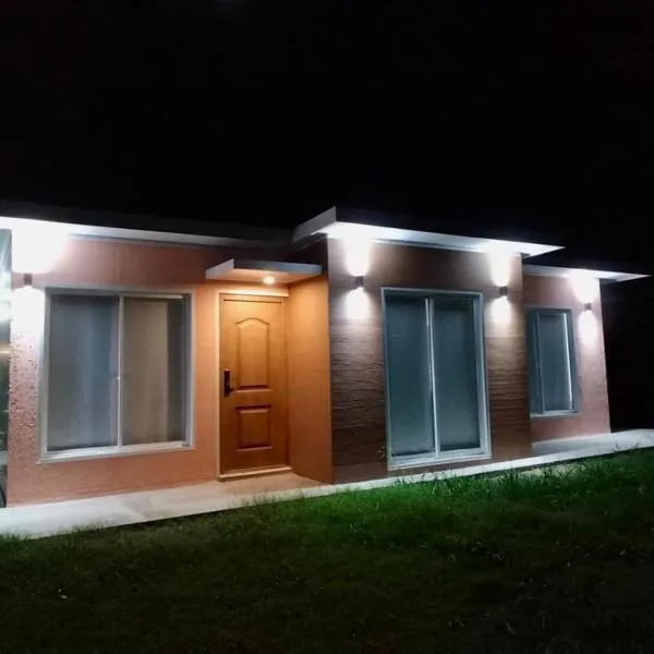 Casa en Altos de San Carlos Colonia del Sacramento, khách sạn ở Colonia del Sacramento