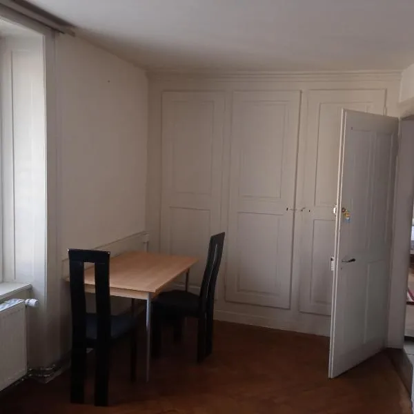 Chambre D, hotel in Biel