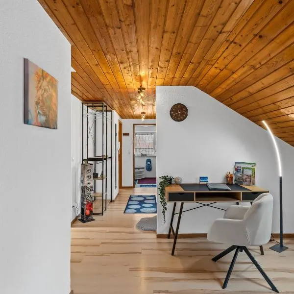 Modernes Apartment zentral in Ochsenhausen mit Parkplatz und WLAN ideal für Business und Urlaub, hotel u gradu 'Ochsenhausen'