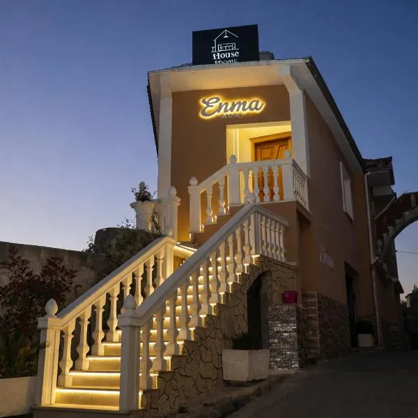 Enma Rooms, hotel i Krujë