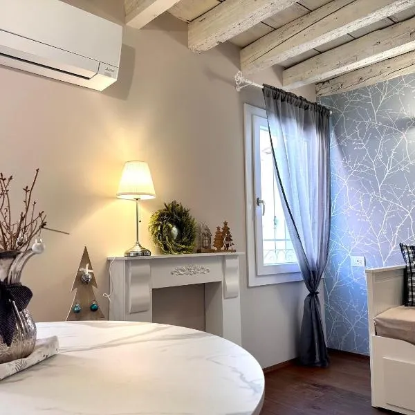 Snowflake Suite Elegante appartamento a tema Natale in centro a Chioggia, Hotel in Chioggia