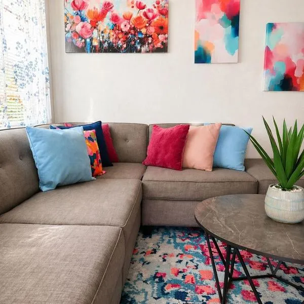 NEW Beach Cozy Bungalow 2B Mins-beach&downtown, hotel in Clearwater