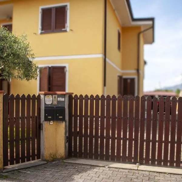 Three Tails House, hotel in Capezzano Pianore,
