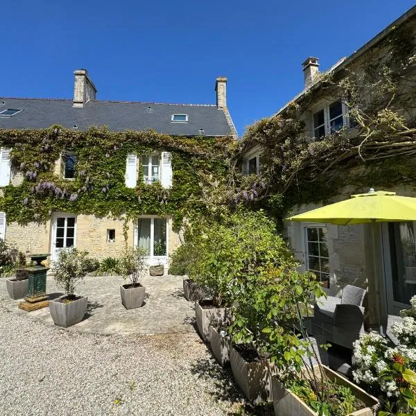 Saint-Côme-de-Fresné에 위치한 호텔 Mulberry Cottage