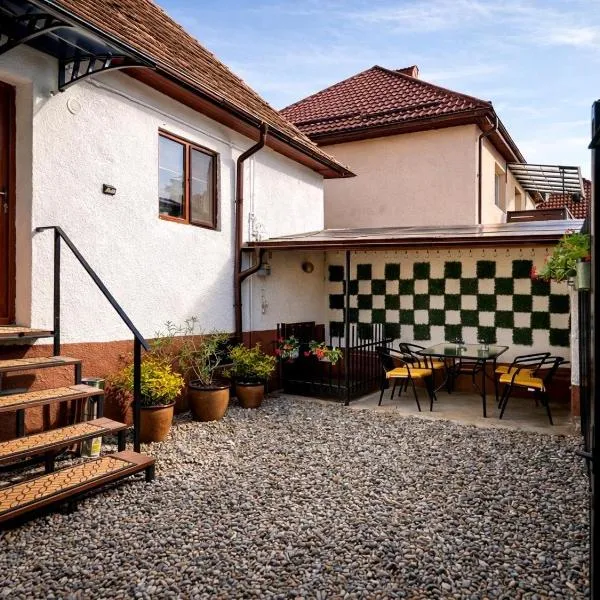 S-HOUSE Private Garden Escape Avrig Casă cu curte & terasă, 2 dormitoare, hotel u gradu Avrig