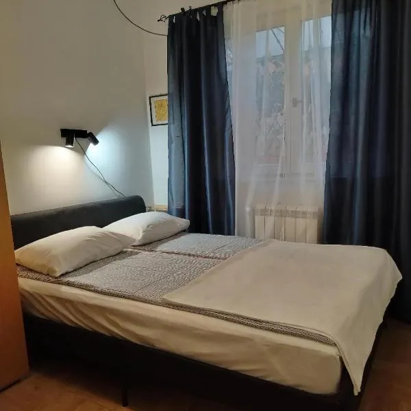 Studio5, sa parkingom, centar Obrenovca, ξενοδοχείο σε Ομπρένοβατς