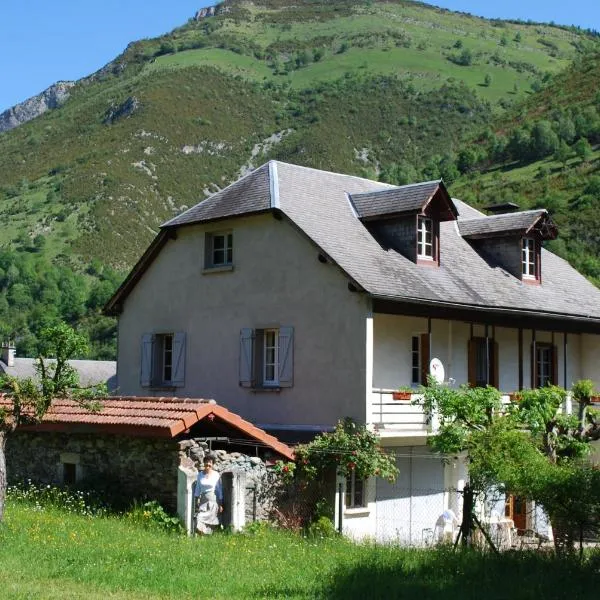 Maison Lacoste, hotel v destinaci Campan