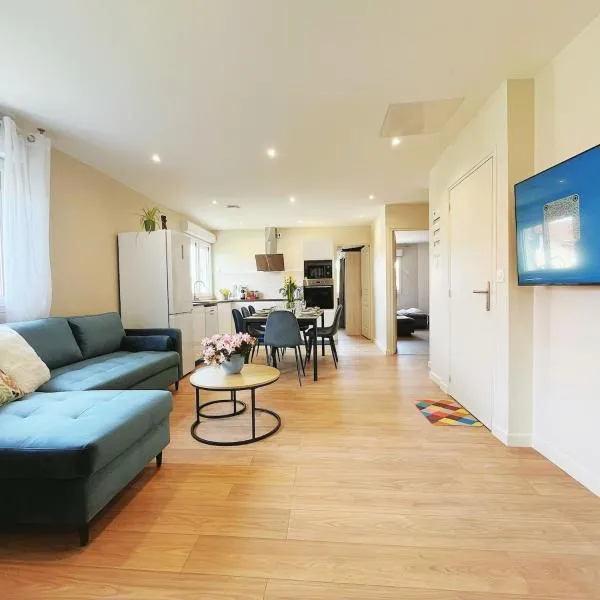 Grand appart 130m2 - 5 chambres et 3 salles de bain pour 13 pers - 15 min Disney - Parking gratuit, hotel em Lagny