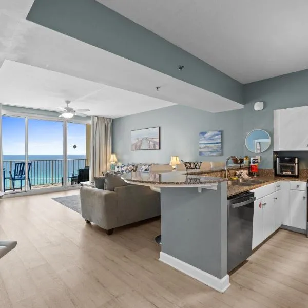 Viesnīca Beachfront Views Resort Pool Beach Chairs pilsētā Panamasitibīča