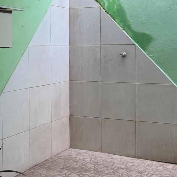 Casa Espaçosa mobiliada 3 Com 4 camas e 2 quartos - Foto 3