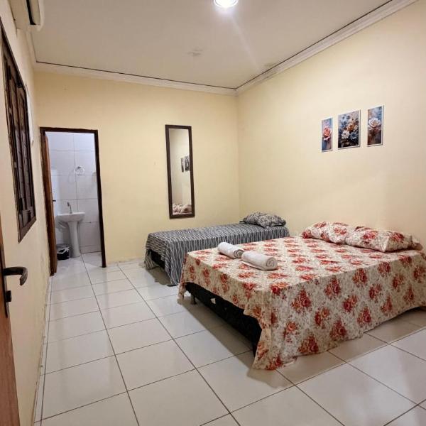 Casa Espaçosa mobiliada 3 Com 4 camas e 2 quartos - Foto 2