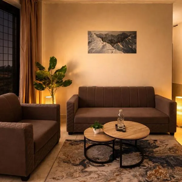 The Sunflower Suite -2BHK Cinéma Near IT Park, hotell sihtkohas Dehradun