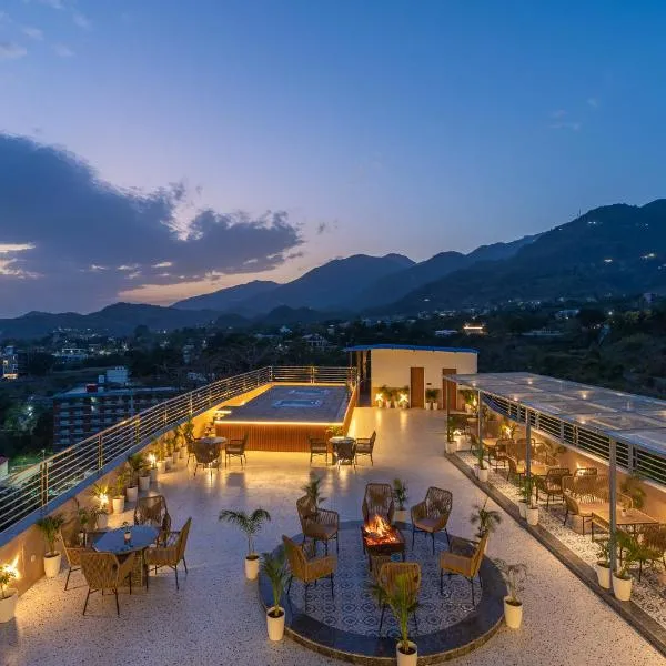 Perfectstayz Premium Dehradun at Rajpur road, hotel v destinaci Déhrádún