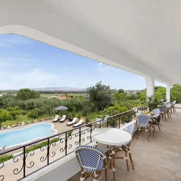 Encanto dos Montes, hotel i Alvor