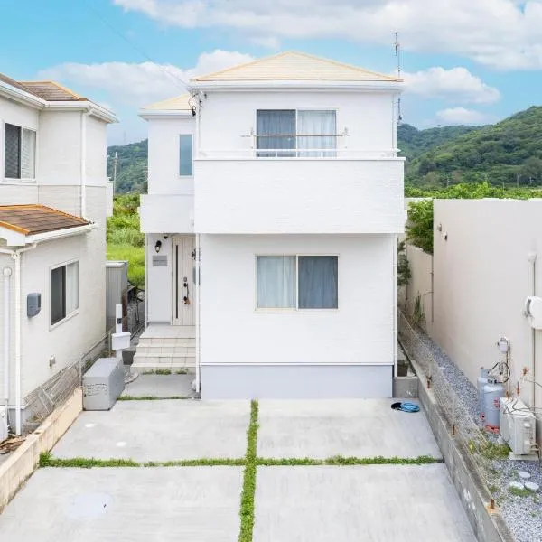 古宇利島まで車で10分の星降るやんばるテラス海まで徒歩3分のは1棟貸, hotel en Nago