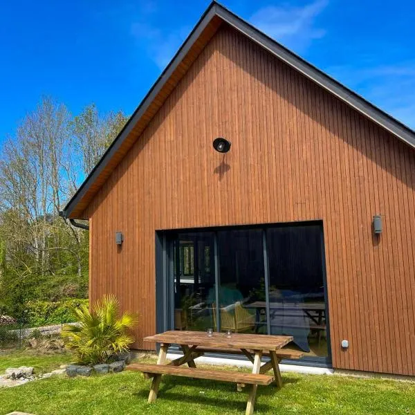 Confort détente près de la plage - Maison avec jardin et parking privé - Veules-les-Roses, hotel in Veules-les-Roses