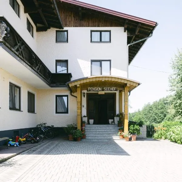 Pension Seehof, hotel di Holzöster