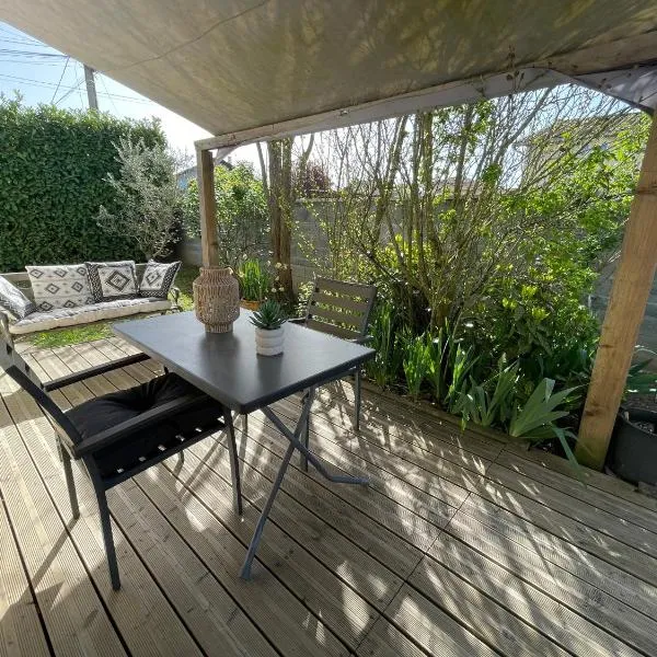 Grand Studio Indépendant avec Terrasse & Jardin, хотел в Septème