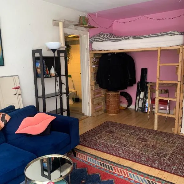 Studio apartment by the metro, готель у Копенгагені