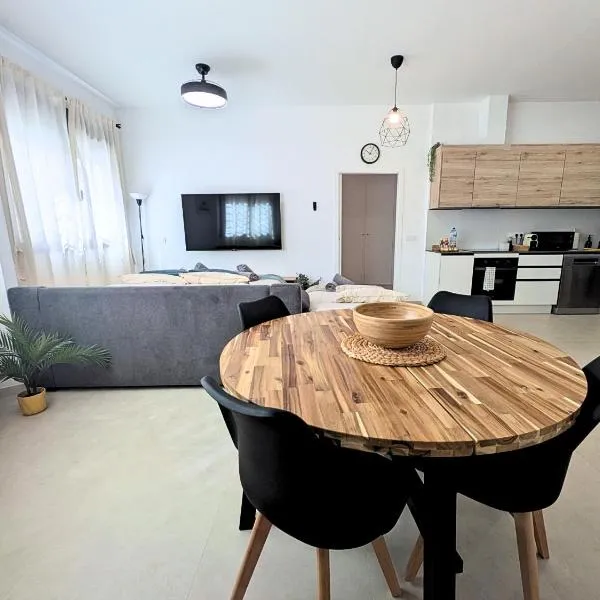 Bright Boutique Apartment in Valencia Beach, hotel a València