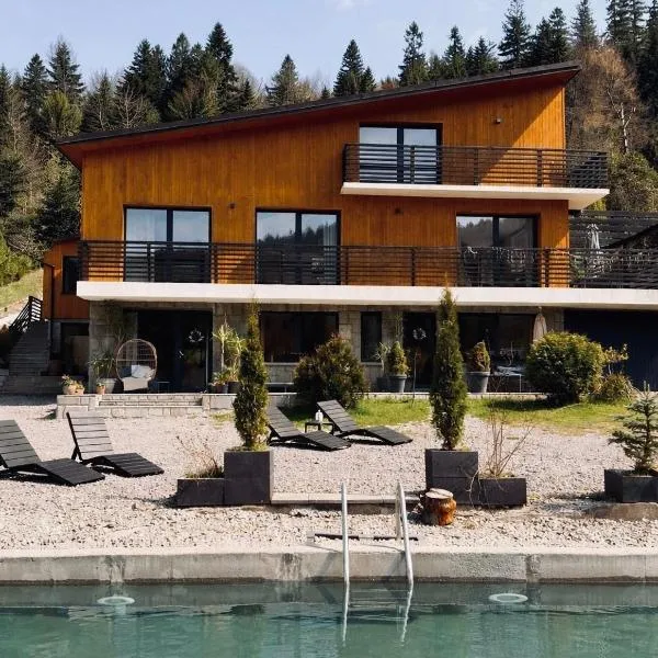 Dom i Las, hotel i Brenna