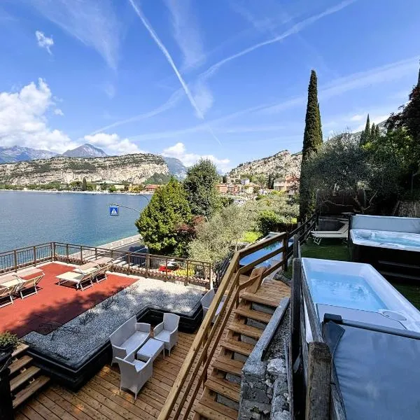 Hotel Paradiso Conca d'Oro, hotel i Nago-Torbole