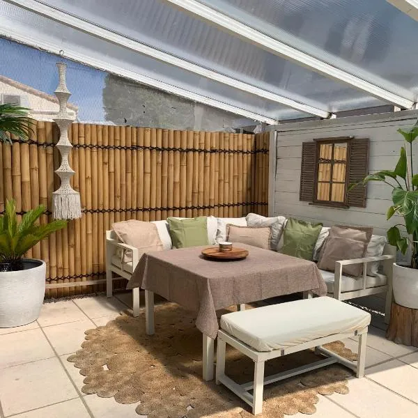 Les Jardins du Soleil โรงแรมในวิค-ลา-การ์ดิโอล