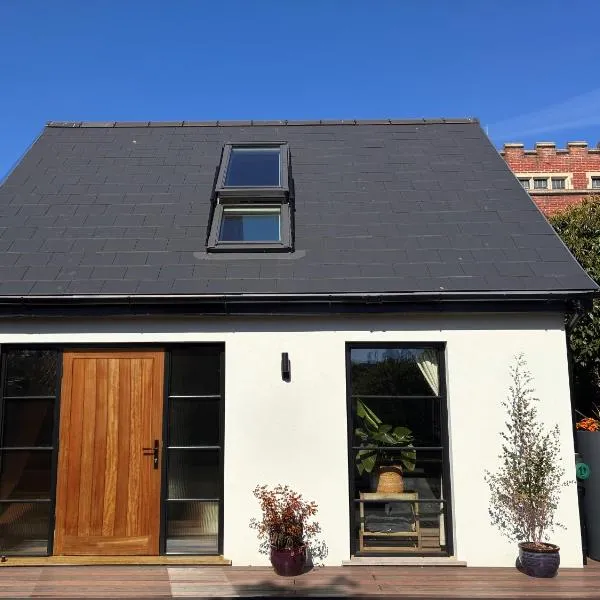 Hastings Casita, 'little house' self contained garden lodge, close to town and seafront, hotel i Hastings