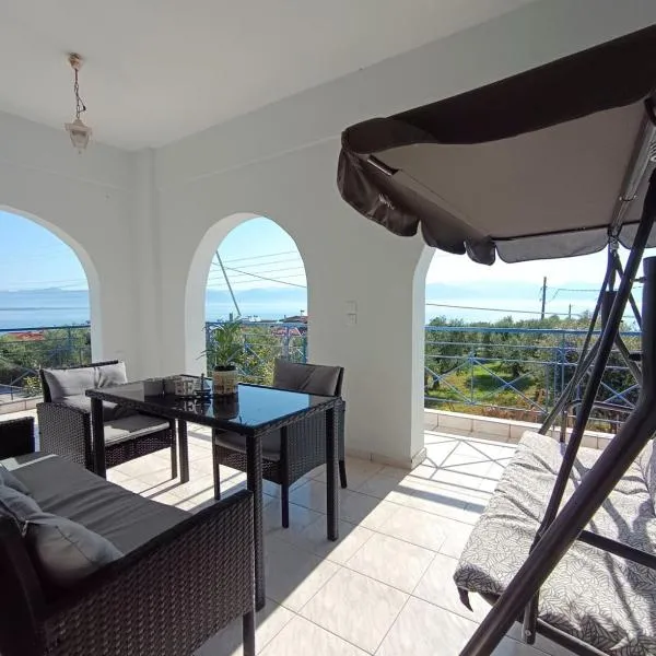 Cozy Seaside Home in Petalidi, viešbutis mieste Petalidhionas