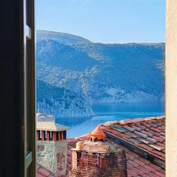Cibo 17 - Appartamento Vista Mare - Zona Castello, hotel di Capraia