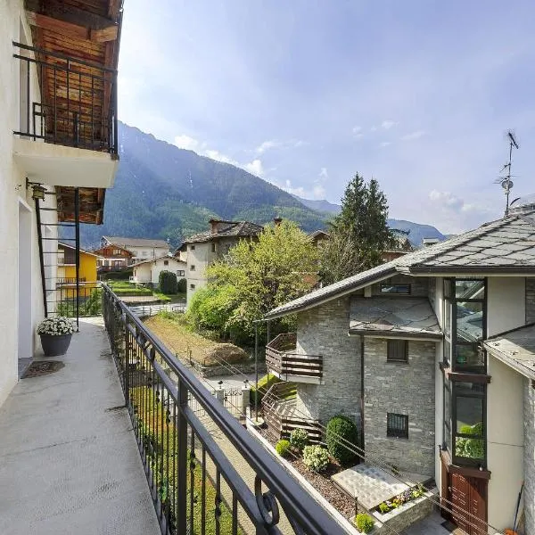 Le Foyer - Relax in val d'Ayas, hotell i Challand Saint Anselme