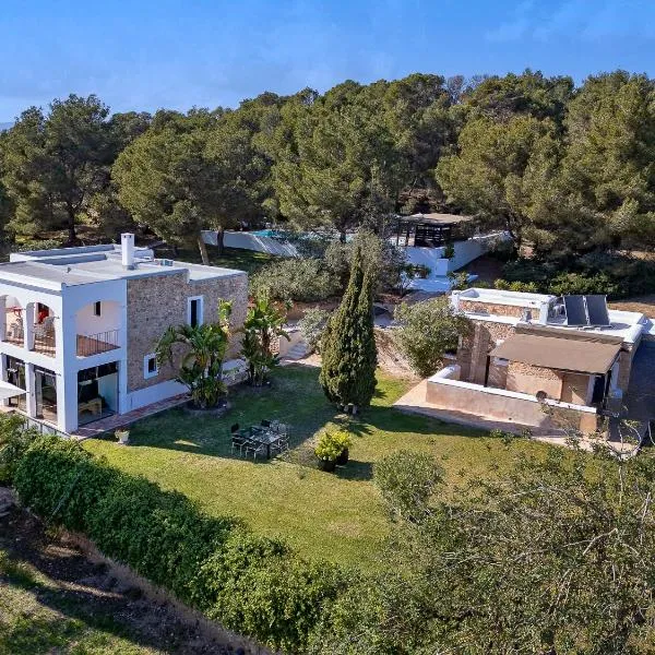 Villa Near Ibiza Town sleeps 12,14, hotel sa Ibiza Town