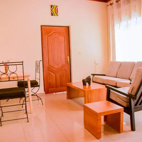 Stay and Dine, 2Bedroom Home at Mama Pizzalo, hotel sa Kigali
